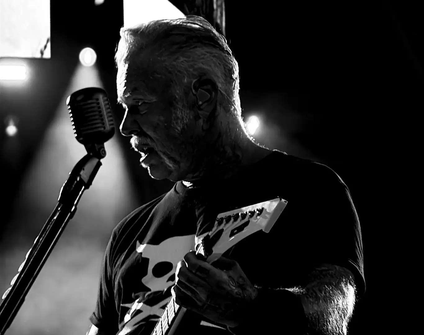 Live music photograph from the “Selected Shots” gallery (photo 2 of 16)
