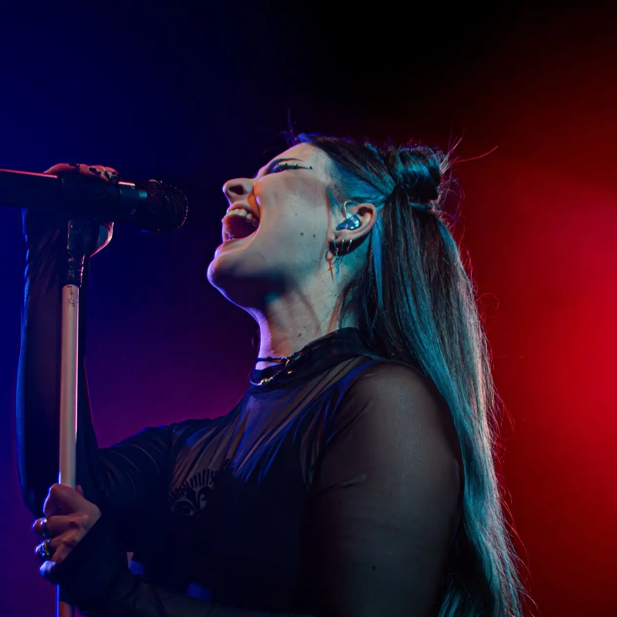 Live music photograph from the “Selected Shots” gallery (photo 7 of 16)