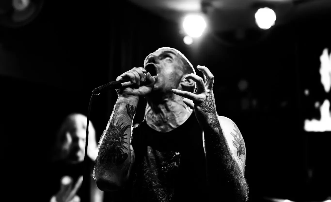 King Parrot performing live at The Victoria Inn, Derby (photo 19 of 46)
